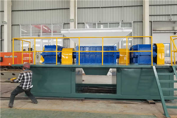 生活垃圾撕碎機減少了人工分揀工作量,滿足了不同客戶的需求